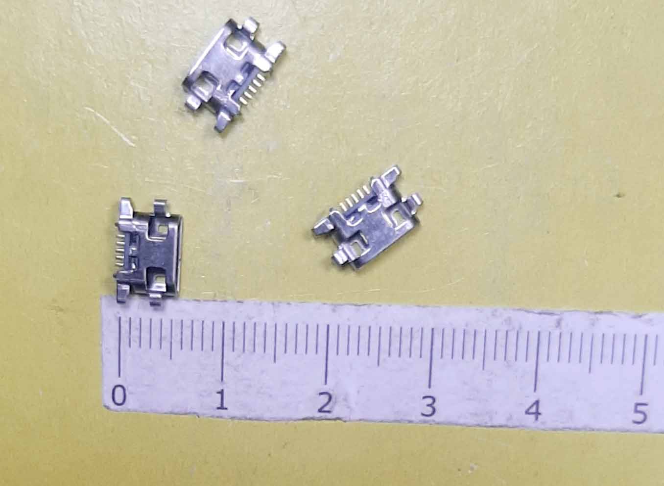6.10 Micro usb A01/A015